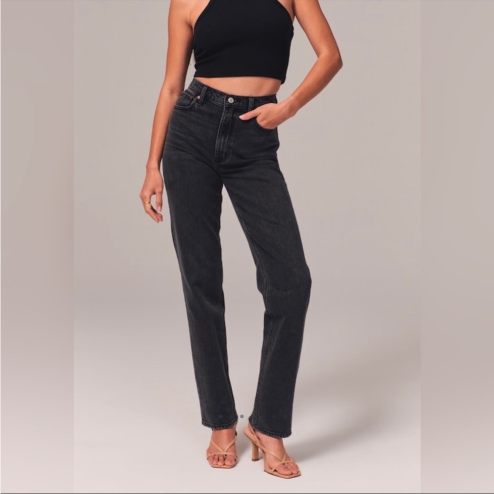 Abercrombie - Ultra High Rise 90s Straight Jean (Black) 26L